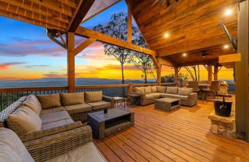 Blue Ridge House | Alpine Vista - Mountain Views - Blue Ridge Heights - Mountain Views, Hot Tub, Luxury Amenities in Prestigious Blue Ridge Heights