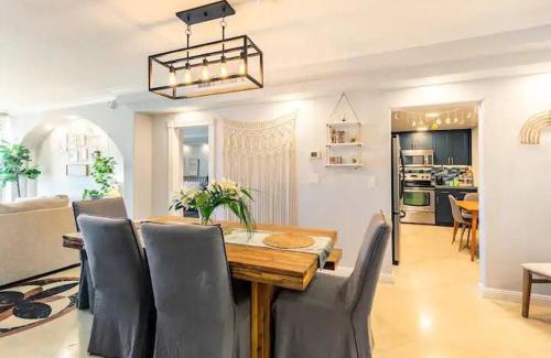 Hollywood South Central Beach Apartment | Alquiler temporario Miami