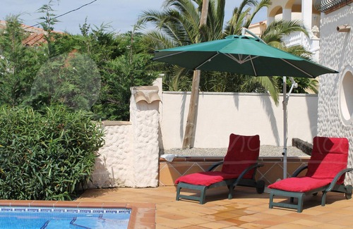 El Mas Fumats House | Alquiler vacacional de casa con piscina y vistas, max.6 personas, Roses