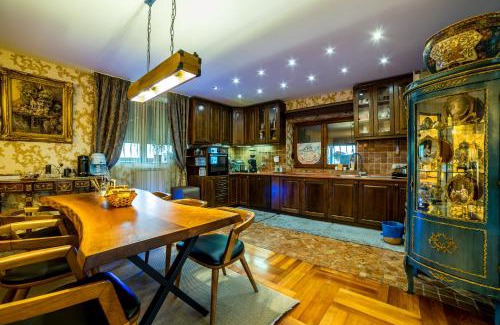 Mladenovac Villa | Alrawda Resort
