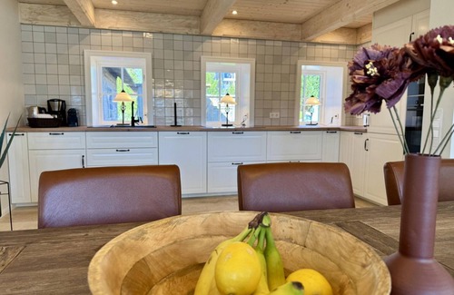 Tinnum House | Alte Liebe - 5 star thatched roof house for 7 pers. with sauna, garden, parking space,