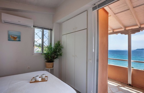 Sithonia House | Alterra Vita Captain's Cabin