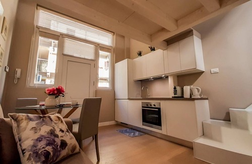 Chinatown Apartment | ALTIDO Sophisticated 2 BR loft for 4 w/Spacious terrace