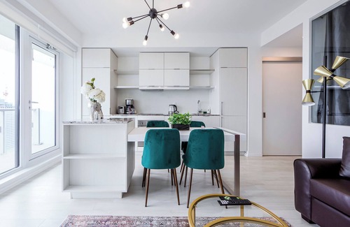Bloor-Yorkville Apartment | Altitude Suites on Yonge