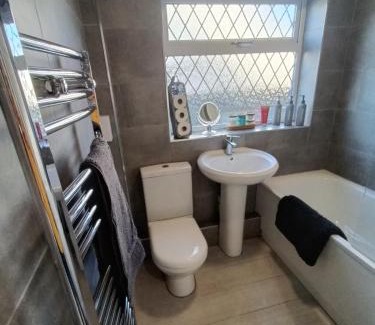 Werrington House | Alton Towers & Foxtail Barns & Oak Barns & Peak District