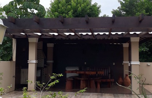 Caixa-Pregos House | Alugo Casa Temporada com 3 Suítes e 2 Quartos Solteiro