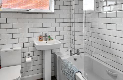Gosport House | Alverstoke Seaside Cottage