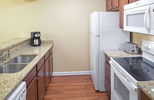 Berkeley Hotel | Always a Great Idea To Unwind! 2 Amazing Suites w/Kitchen and Living Room
