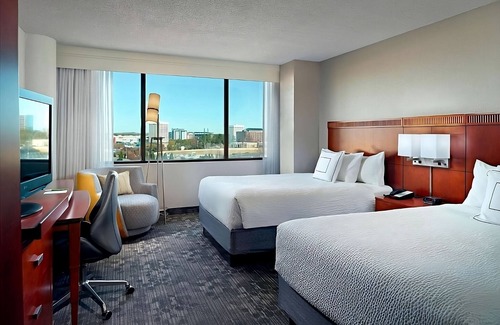 Cumberland Hotel | Always a Great Idea To Unwind! 2 Convenient Units, Pool, Pets Allowed