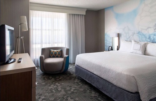 Emeryville Hotel | Always a Great Idea To Unwind! w/Pool, Pet-Friendly, Near Haas Pavilion!