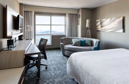 Emeryville Hotel | Always a Great Idea To Unwind! w/Pool, Pet-Friendly, Near Haas Pavilion!
