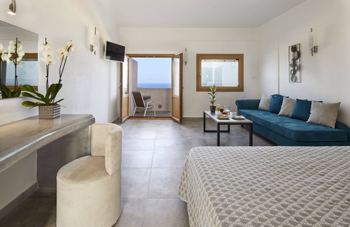 Finikia House | Alyvia Suites