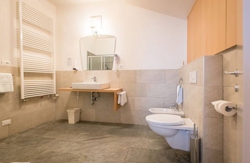 Brunico House | Am Schloss Guest House