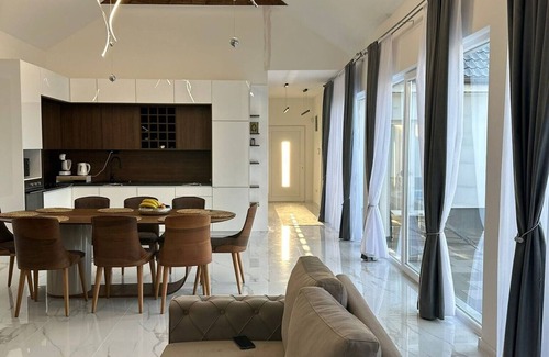 Novi Grad Sarajevo Villa | Amal Residence - Villa with Swimming Pool