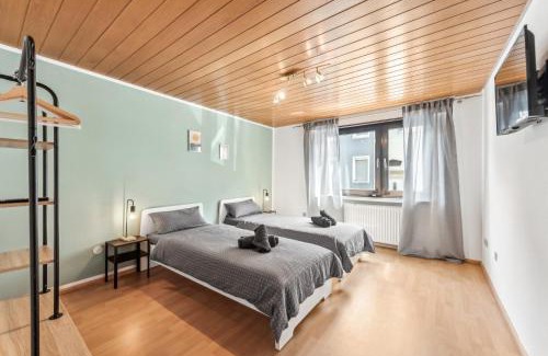 Kaiserslautern Apartment | Amalfi A06 - für 6 PP - 3 Zi - 6 Betten - Terrasse inkl smart TV