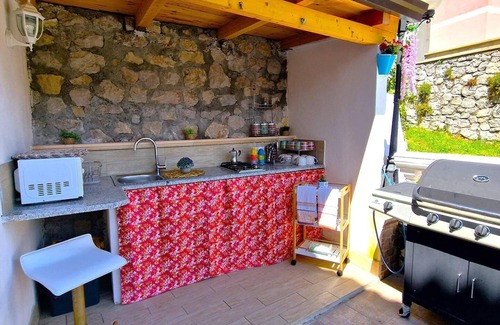 Tramonti Villa | Amalfi Coast Countryside With Jacuzzi and Garden