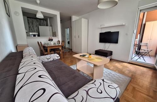 Novi Beograd Apartment | Amar6