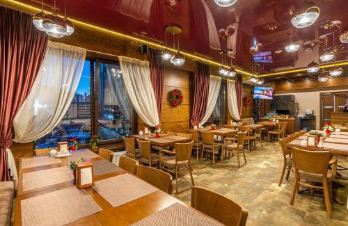 Bukovel Resort | Amarena SPA Hotel - Breakfast included in the price Spa Swimming pool Sauna Hammam Jacuzzi Restaurant inexpensive and delicious food Parking area Barbecue 400 m to Bukovel Lift 1 room and cottages