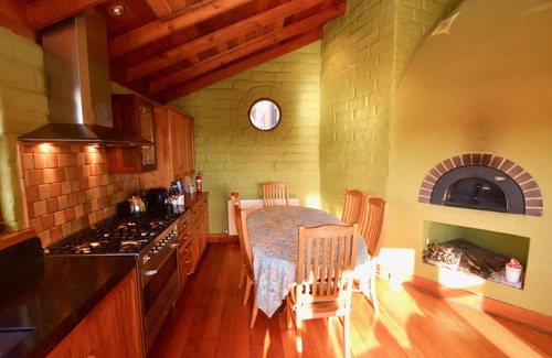 Katoomba Villa | Amaroo Mountaintop Villa - Deluxe Eco Villa, 5 Bedroom, 3.5 Bathroom, Outdoor Jacuzzi, Views