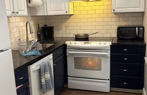 East Boston Condo | Amazing 1-bedroom condo. Easy access to downtown, walk to parks, & restaurants.