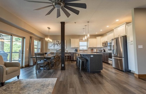 Table Rock House | Amazing 10 BR 10 BA Branson family home. Sleeps 26. Lakeview, 3 Decks, Game Room
