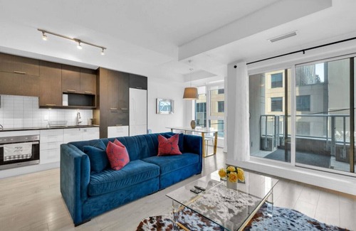 Downtown Toronto Hotel | Amazing 1BR - 5 min to CN Tower & Convention Centre