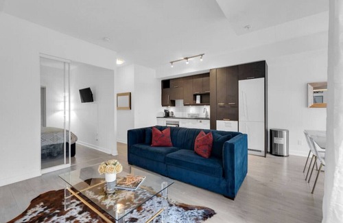 Downtown Toronto Hotel | Amazing 1BR - 5 min to CN Tower & Convention Centre