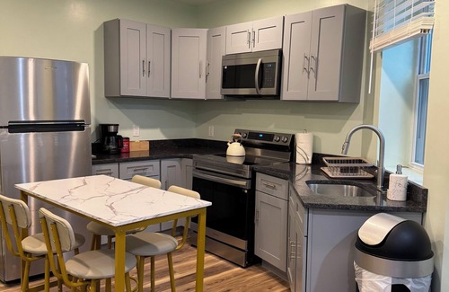 West Philadelphia Apartment | Amazing 2-bedroom apartment with AC in Philadelphia