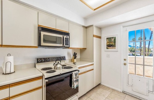 Palm Desert Condo | Amazing 2bd/2ba Palm Desert Oasis!