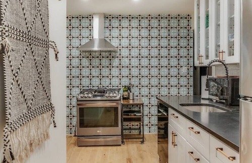 Graduate Hospital Apartment | Amazing 3 BDR | Hosted By StayRafa