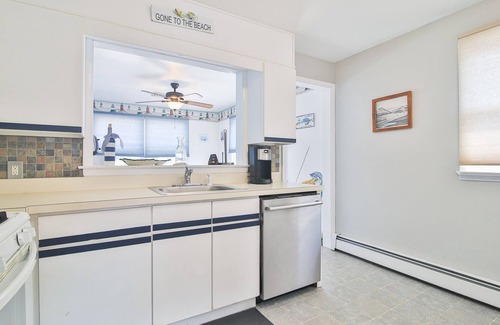 Ortley Beach House | Amazing 4 bedroom stay, 4 houses from the beach!