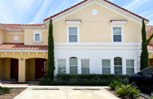 Loughman House | Amazing 4BR Resort Townhome with Splash Pool-4686TD villa