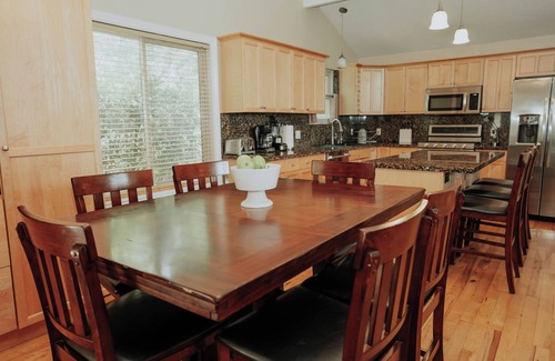 Sandy House | Amazing 5 bedroom house, beautifully furnished with a gorgeous view