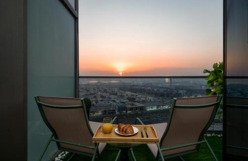 Downtown Dubai Apartment | Amazing 64th floor Infinity Pool With Burj Khalifa Views 2BR apartment in Paramount Hotel Midtown
