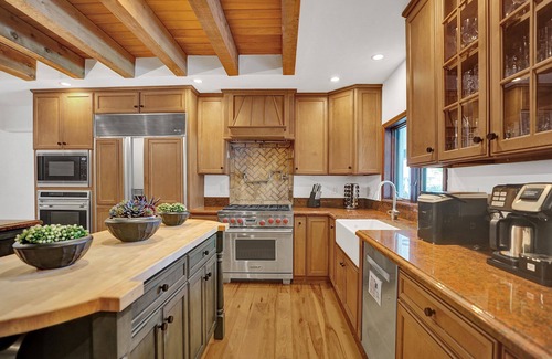 Davie Villa | Amazing 8BR w/Pool, Lake View&Tons of Amenities!