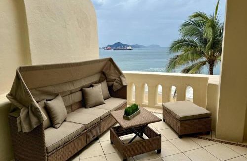 Manzanillo Apartment | Amazing Apartment with Sea View and Large Terrace
