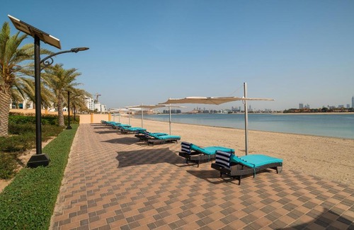Palm Jumeirah Apartment | Amazing BeachFront Apartments near Atlantis Waterpark by Simply Comfort Sarai Palm Jumeirah