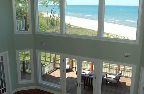 Union Pier House | Amazing Beachfront Estate