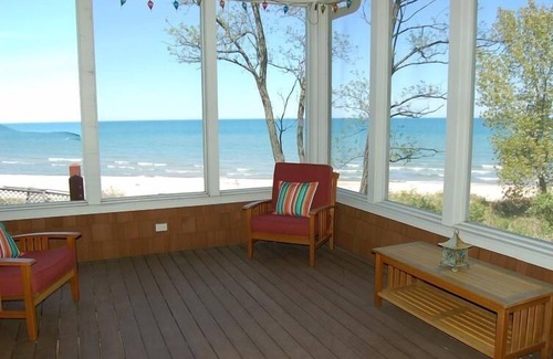 Union Pier House | Amazing Beachfront Estate