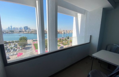 Old Dubai Apartment | Amazing Burjkhalifa,Sea,Sun,Boat View-wow 3BedRoom Apartment,Massage Gun Free!