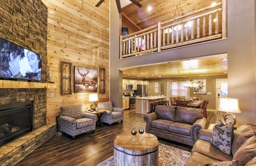 Chalet Village North Cabin | AMAZING Cabin! 5 Fireplaces! Covered Deck! STUNNING View! Hot Tub! Game Room!