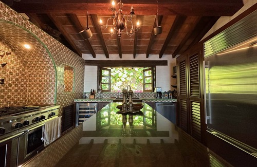 Conchas Chinas House | Amazing Casa Maravilla