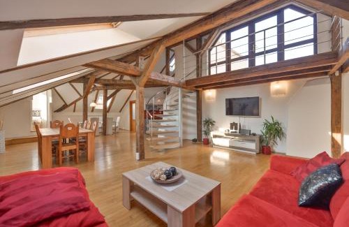 Mala Strana Apartment | Amazing Charles Bridge Apartment