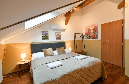 Mala Strana Apartment | Amazing Charles Bridge Apartment