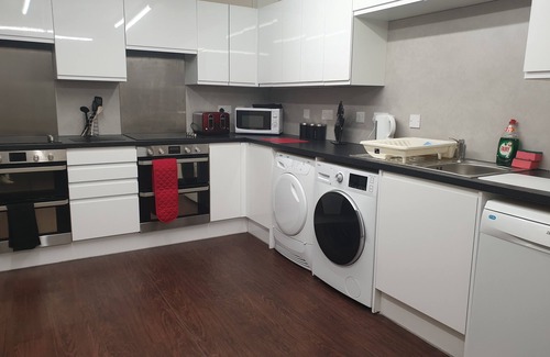 Norwich Apartment | Amazing city living with parking and all ensuites!