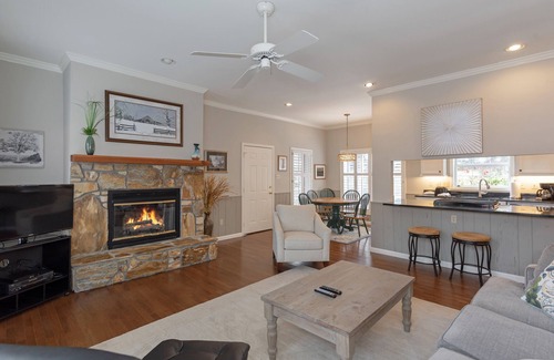 Sapphire Condo | Amazing condo in Sapphire within walking distance to Fairfield Lake