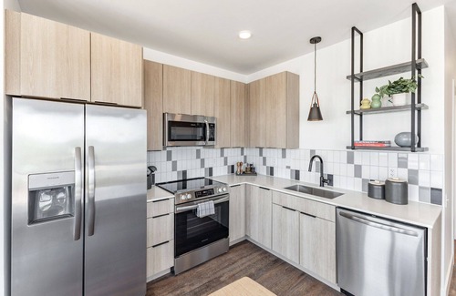 Huntsville Hotel | Amazing Downtown Getaway | Kitchen & In-unit laundry | Pet Friendly