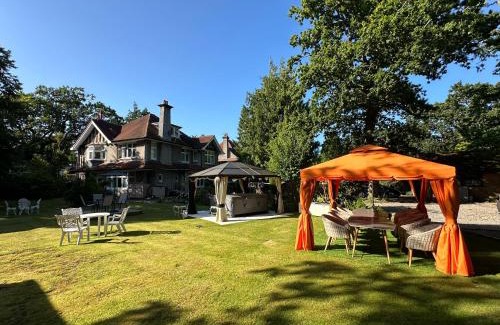 Winton Apartment | Amazing Executive maisonette with spa