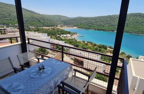 Milas Apartment | Amazing Flat w/ Shared Pool near Beach in Milas