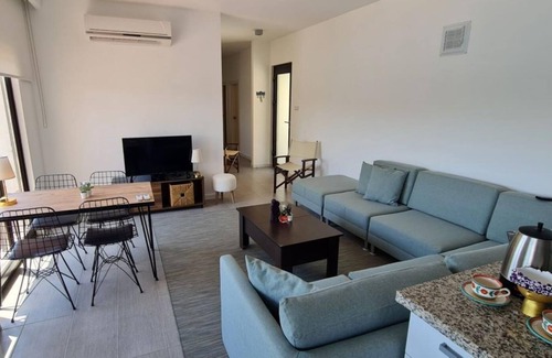 Milas Apartment | Amazing Flat w/ Shared Pool near Beach in Milas